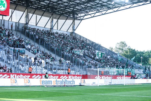Fussball, Relegation 2026 Saison 2025 2026 Hinspiel Rot Weiss Essen - SpVgg Greuther Fürth 22.05.2026, Stadion an der Hafenstraße Fans Greuther Fürth Essen Stadion an der Hafenstraße Nordrhein-Westfalen Deutschland