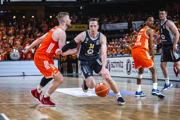 1. Basketball Bundesliga, easyCredit BBL, Saison 2025 2026, Herren, Playoffs, Viertelfinale, Spiel 3, 22.05.2026, RASTA Vechta - ALBA Berlin Justin Bean ( 34 - ALBA BERLIN) in Aktion Vechta RASTA Dome Niedersachsen Deutschland