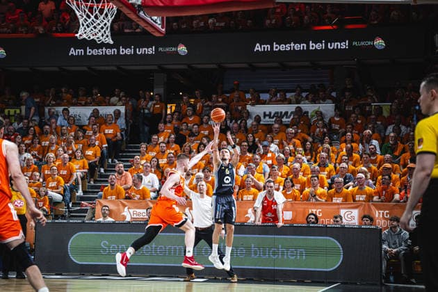 1. Basketball Bundesliga, easyCredit BBL, Saison 2025 2026, Herren, Playoffs, Viertelfinale, Spiel 3, 22.05.2026, RASTA Vechta - ALBA Berlin Martin Hermannsson ( 15 - ALBA BERLIN) beim Jumpshot Vechta RASTA Dome Niedersachsen Deutschland