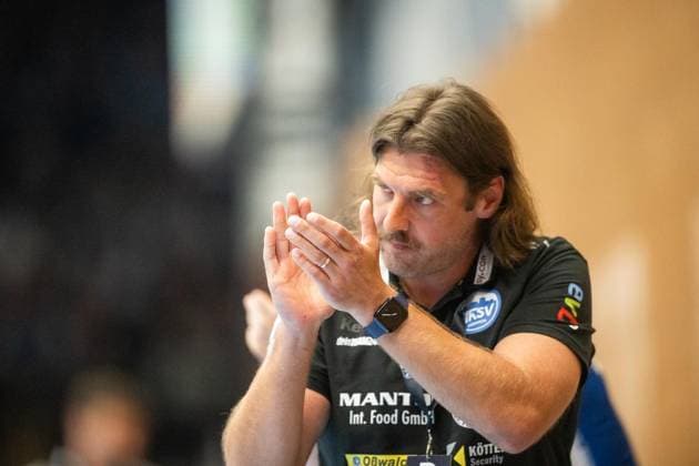 DAIKIN HBL HANDBALL HERREN 1. BL 32. SPIELTAG THSV EISENACH - TBV LEMGO LIPPE ** NUR FÜR REDAKTIONELLE ZWECKE ** EDITORIAL USE ONLY **<p>22 05 2026-Eisenach: DAIKIN HBL Handball 1. Bundesliga Herren Saison 2025 - 2026 32. Spieltag Werner Assmann Halle ThSV Eisenach - TBV Lemgo Lippe im Foto: Trainer Sebastian Hinze (ThSV Eisenach) ( Deutschland Thüringen Eisenach Copyright: SaschaxFromm