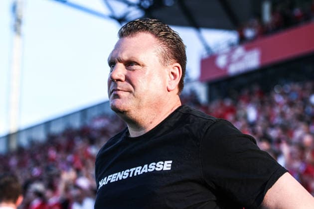 Fussball, Relegation 2026 Saison 2025 2026 Hinspiel Rot Weiss Essen - SpVgg Greuther Fürth 22.05.2026, Stadion an der Hafenstraße Uwe Koschinat (Trainer, Rot-Weiss Essen) Essen Stadion an der Hafenstraße Nordrhein-Westfalen Deutschland