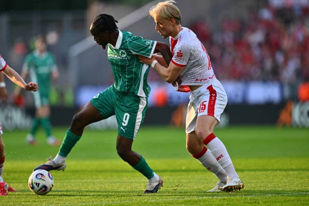 22.05.2026 - Fussball - Saison 2025 2026 - Relegation 2. Fussball Bundesliga - Hinspiel: Rot Weiss Essen RWE - SpVgg Greuther Fürth ( Kleeblatt ) - Sportfoto Zink - xwoxzix - DFL regulations prohibit any use of photographs as image sequences and or quasi-video - only for editorial use - Noel Futkeu (9, SpVgg Greuther Fürth ) Ben Vincent Hüning (15, Rot-Weiss Essen )