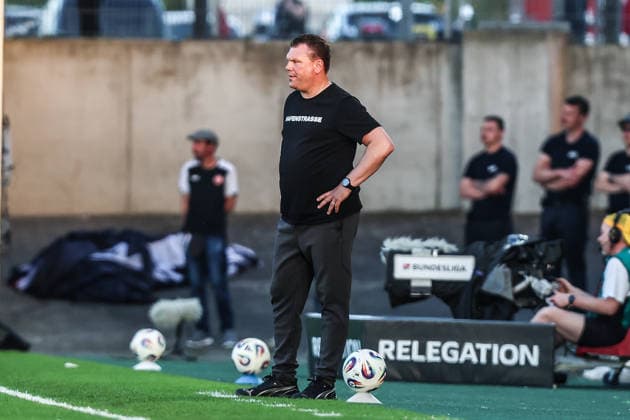 Fussball, Relegation 2026 Saison 2025 2026 Hinspiel Rot Weiss Essen - SpVgg Greuther Fürth 22.05.2026, Stadion an der Hafenstraße Uwe Koschinat (Trainer, Rot-Weiss Essen) Essen Stadion an der Hafenstraße Nordrhein-Westfalen Deutschland