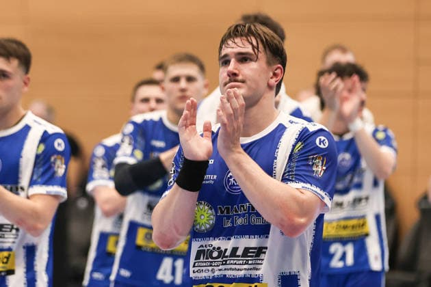 2026.05.22, xkwix, Handball, HBL, ThSV Eisenach - TBV Lemgo Lippe, Werner-Aßmann-Halle, 32.Spieltag, Saison 2025 2026: Felix Aellen (ThSV Eisenach 22) klatscht trotz niederlage zu den Fans Photo: xKamilxWilkowskixPressefotoKochx Thüringen Deutschland