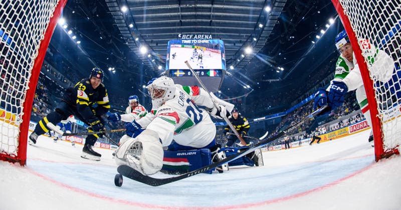 260522 Jakob Silfverberg of Sweden and goaltender Damian Clara of Italy during the 2026 IIHF Ice hockey, Eishockey World Championship, WM, Weltmeisterschaft match between Sweden and Italy on May 22, 2026 in Fribourg. Photo: Jesper Zerman BILDBYRAN kod JZ JZ0726 ishockey ice hockey ishockey-vm 2026 vm 2026 iihf world championship sverige sweden italien italy bbeng *** 260522 Jakob Silfverberg of Sweden and goaltender Damian Clara of Italy during the 2026 IIHF Ice Hockey World Championship match between Sweden and Italy on May 22, 2026 in Fribourg Photo Jesper Zerman BILDBYRAN kod JZ JZ0726 ishockey ice hockey ishockey vm 2026 vm 2026 iihf world championship sverige sweden italien italy bbeng  Copyright: JESPERxZERMAN BB260522JZ115