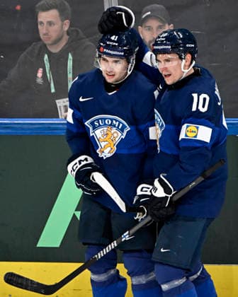 LKS 20260522 Goalscorer Ville Heinola (L) and Henri Jokiharju of Finland celebrate 2-0 goal during the 2026 IIHF Ice hockey, Eishockey World Championships preliminary round group A match between Finland and Great Britain in Zurich on May 22th, 2026. - RONI REKOMAA Zürich Switzerland BwQj4KXJSXU  Copyright: xRonixRekomaax BwQj4KXJSXU