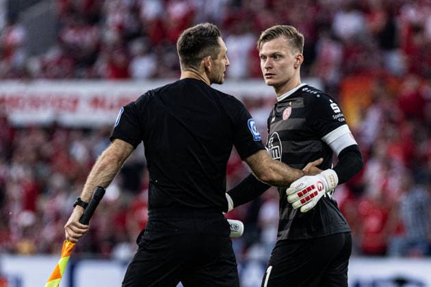 2.Bundesliga, Relegation: Rot-Weiss Essen - SpVgg Greuther Fürth; 22.05.2026 Jakob Golz (Rot-Weiss Essen, 1) 2.Bundesliga, Relegation: Rot-Weiss Essen - SpVgg Greuther Fürth; Stadion an der Hafenstraße, Essen; 22.05.2026 DFL DFB regulations prohibit any use of photographs as image sequences and or quasi video. Copyright: xBEAUTIFULxSPORTS Buriakovx
