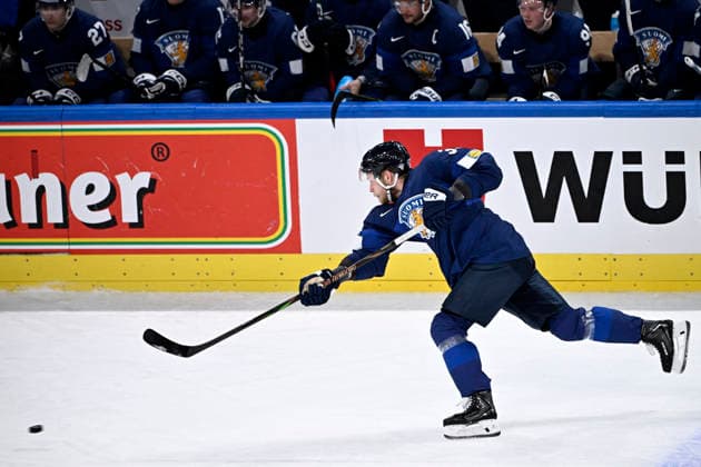 LKS 20260522 Nikolas Matinpalo of Finland shoots wide during the 2026 IIHF Ice hockey, Eishockey World Championships preliminary round group A match between Finland and Great Britain in Zurich on May 22, 2026. - RONI REKOMAA Zürich Switzerland e0QWD8jStbo  Copyright: xRonixRekomaax e0QWD8jStbo