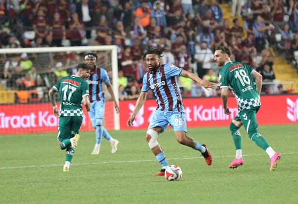 Trabzonspor v TUMOSAN Konyaspor - Turkish Cup Final ANTALYA, TURKIYE - MAY 22: Tim Jabol Folcarelli (26) of Trabzonspor in action during Turkish Cup final between Trabzonspor and TUMOSAN Konyaspor at Corendon Airlines Park Antalya Stadium in Antalya, Turkiye on May 22, 2026. Fatih Hepokur Anadolu Antalya Turkey. Editorial use only. Please get in touch for any other usage.  Copyright: x2026xAnadoluxFatihxHepokurx