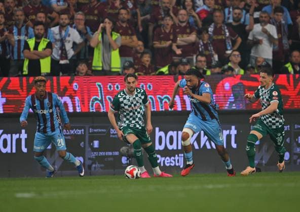 Trabzonspor v TUMOSAN Konyaspor - Turkish Cup Final ANTALYA, TURKIYE - MAY 22: Tim Jabol-Folcarelli (26) of Trabzonspor in action during Turkish Cup final between Trabzonspor and TUMOSAN Konyaspor at Corendon Airlines Park Antalya Stadium in Antalya, Turkiye on May 22, 2026. Hakan Nural Anadolu Antalya Turkey. Editorial use only. Please get in touch for any other usage.  Copyright: x2026xAnadoluxHakanxNuralx