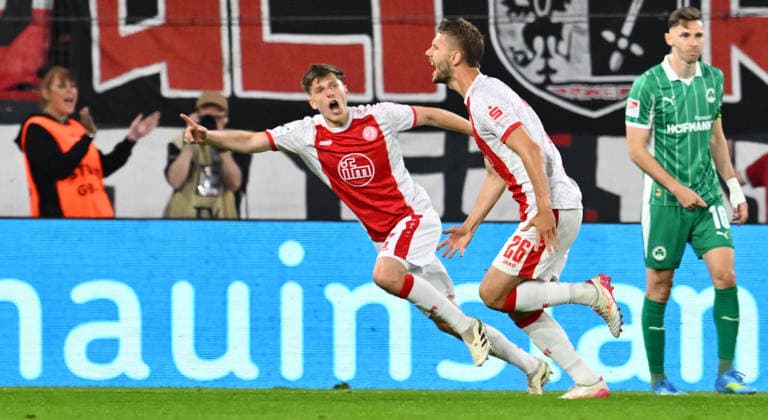 22.05.2026 - Fussball - Saison 2025 2026 - Relegation 2. Fussball Bundesliga - Hinspiel: Rot Weiss Essen RWE - SpVgg Greuther Fürth ( Kleeblatt ) - Sportfoto Zink - xwoxzix - DFL regulations prohibit any use of photographs as image sequences and or quasi-video - only for editorial use - Torjubel Jubel Freude nach Treffer Tor Torschuß zum 1:0 durch Torben Müsel (26, Rot-Weiss Essen ) -