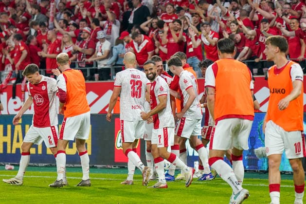 Deutschland: Fussball 2. Bundesliga Relegation 2025 - 2026 - Rot Weiss Essen vs SpVgg Greuther-Fürth - Stadion an der Hafenstraße (Essen): Tor und Torjubel zum 1:0 durch Torben Müsel Torben Muesel (Rot-Weiss Essen, 26) Freude, Emotionen, Jubel Copyright: xJOERANxSTEINSIEKx