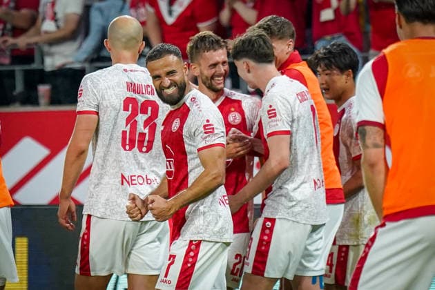 Deutschland: Fussball 2. Bundesliga Relegation 2025 - 2026 - Rot Weiss Essen vs SpVgg Greuther-Fürth - Stadion an der Hafenstraße (Essen): Tor und Torjubel zum 1:0 durch Torben Müsel Torben Muesel (Rot-Weiss Essen, 26) Freude, Emotionen, Jubel Copyright: xJOERANxSTEINSIEKx