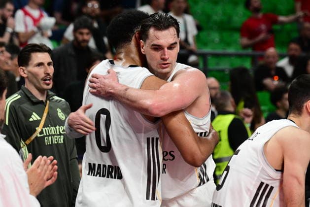 Valencia Basket v Real Madrid Euroleague Final Four Trey Lyles of Real Madrid and Mario Hezonja of Real Madrid during the Euroleague match, Final Four Semifinal between Valencia Basket v Real Madrid played at ATHENS Telekom Center Athens Stadium on May 22nd 2026 in Athens Greece Athens Greece Basketball Copyright: xAgenciaxLOFx