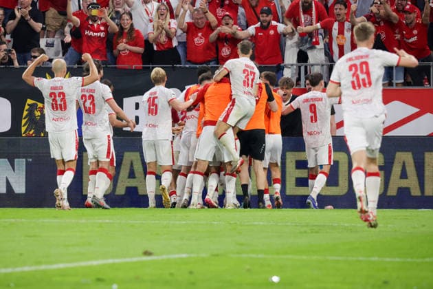 22.05.2026, xgrfx, Fussball 2.Bundesliga Relegation, Rot-Weiss Essen - SpVgg Greuther Fürth v.l Tor,, Torben Müsel zum 1:0 (Rot Weiß Essen) (DFL DFB REGULATIONS PROHIBIT ANY USE OF PHOTOGRAPHS as IMAGE SEQUENCES and or QUASI-VIDEO) Essen