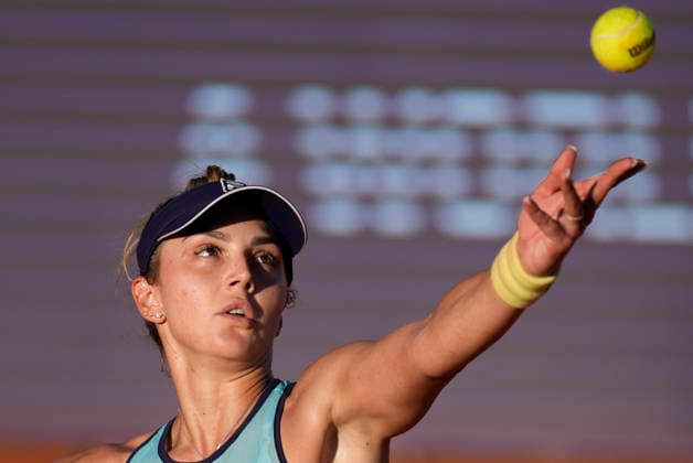 2026 WTA, Tennis Damen Strasbourg 500 - Semi Finals (Day 6) Mboko (CAN) V Cristain (ROU) (3rd Set) Jaqueline Cristian in action during the semifinal at the 2026 WTA Internationaux de Strasbourg Women s tennis tournament at the Tennis Club de Strasbourg in Strasbourg, France, on May 22, 2026. Strasbourg France  Copyright: xOwenxHammondx originalFilename:hammond-2026wtai260522_nptjR.jpg