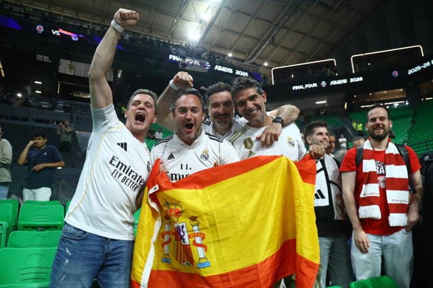 Valencia Basket v Real Madrid Euroleague Final Four fans of Real Madrid during the Euroleague match, Final Four Semifinal between Valencia Basket v Real Madrid played at ATHENS Telekom Center Athens Stadium on May 22nd 2026 in Athens Greece Athens Greece Basketball Copyright: xAgenciaxLOFx