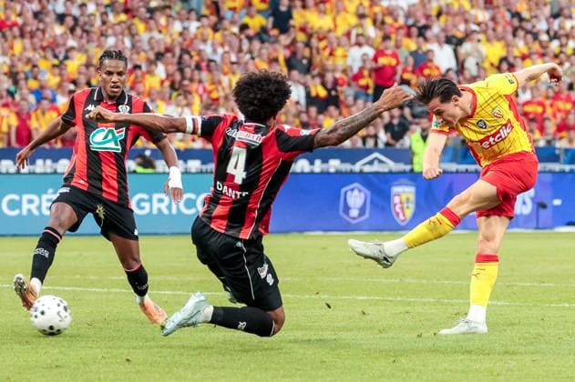 FINALE CDF - RC LENS - NICE PHOTOPQR VOIX DU NORD Severine Courbe ; 22 05 2026 ; Saint-Denis 22 05 26. foot finale de la Coupe de France entre le RCL ( Lens ) et l OGC Nice au stade France. Ouverture du score par Florian Thauvin . Photo Severine Courbe French Cup final football match between RC Lens and OGC Nice at the Stade de France stadium, in Paris, on May 22, 2026.