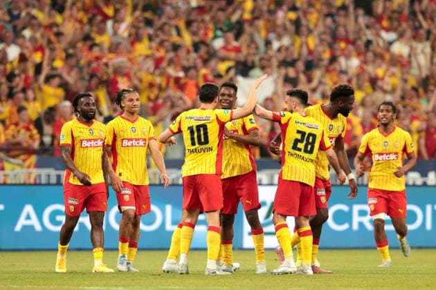 FINALE CDF - RC LENS - NICE PHOTOPQR VOIX DU NORD Severine Courbe ; 22 05 2026 ; Saint-Denis 22 05 26. foot finale de la Coupe de France entre le RCL ( Lens ) et l OGC Nice au stade France. Joie sur le but de Edouard Odsonne . Photo Severine Courbe French Cup final football match between RC Lens and OGC Nice at the Stade de France stadium, in Paris, on May 22, 2026.