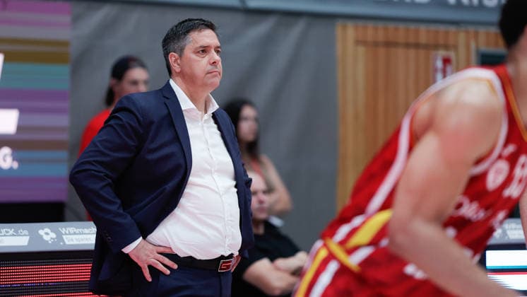 Im Bild: Head-Coach Sasa Filipovski (Wuerzburg Baskets) 22.05.2026, Basketball, Fitness First Wuerzburg Baskets vs. Telekom Baskets Bonn, easyCredit BBL Playoffs, 3. Viertelfinale, Deutschland, 97072, tectake-Arena Wuerzburg, Copyright: HMBxMedia xJulienxBecker