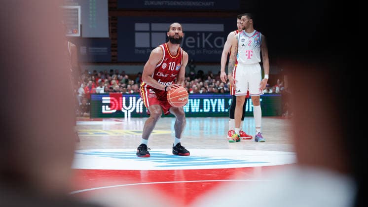 Im Bild: Davion Mintz (Wuerzburg Baskets, 10) mit den Freiwuerfen 22.05.2026, Basketball, Fitness First Wuerzburg Baskets vs. Telekom Baskets Bonn, easyCredit BBL Playoffs, 3. Viertelfinale, Deutschland, 97072, tectake-Arena Wuerzburg, Copyright: HMBxMedia xJulienxBecker
