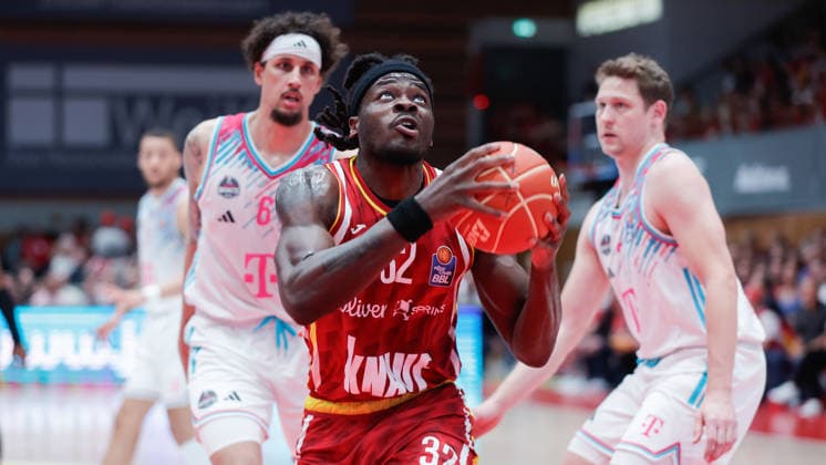 Im Bild: Charles Thompson (Wuerzburg Baskets, 32) am Ball 22.05.2026, Basketball, Fitness First Wuerzburg Baskets vs. Telekom Baskets Bonn, easyCredit BBL Playoffs, 3. Viertelfinale, Deutschland, 97072, tectake-Arena Wuerzburg, Copyright: HMBxMedia xJulienxBecker