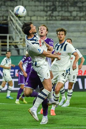 Fußball, Italien, AC Florenz - Atalanta Bergamo FOOTBALL - Serie A - ACF Fiorentina vs Atalanta BC Photo by IPA ABACAPRESS.COM84978789 - header of Marte Elco De Roon (Atalanta) against Marco Brescianini (Fiorentina) during ACF Fiorentina vs Atalanta BC, Italian soccer Serie A match in Florence, Italy, May 22 2026 Florence Italy  Copyright: xIPAxSport ABACAx