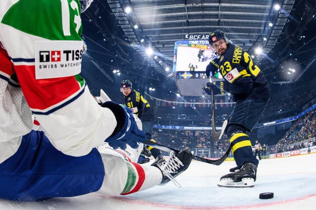 260522 Oliver Ekman-Larsson of Sweden during the 2026 IIHF Ice hockey, Eishockey World Championship, WM, Weltmeisterschaft match between Sweden and Italy on May 22, 2026 in Fribourg. Photo: Jesper Zerman BILDBYRAN kod JZ JZ0726 ishockey ice hockey ishockey-vm 2026 vm 2026 iihf world championship sverige sweden italien italy bbeng Copyright: JESPERxZERMAN BB260522JZ151