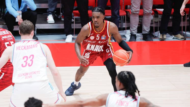 Im Bild: Marcus Carr(Wuerzburg Baskets, 5) am Ball 22.05.2026, Basketball, Fitness First Wuerzburg Baskets vs. Telekom Baskets Bonn, easyCredit BBL Playoffs, 3. Viertelfinale, Deutschland, 97072, tectake-Arena Wuerzburg, Copyright: HMBxMedia xJulienxBecker