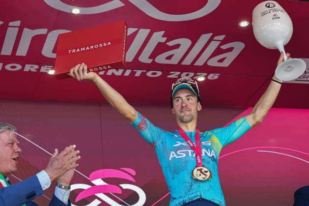 IPA84980306 - 222. BETTIOL Alberto ITA (XDS Astana Team) winner of the 13th stage of the 109th Giro d Italia 2026, Stage 13 from Alessandria to Verbania, on May 22, Verbania, Italy during Stage 13 - Alessandria - Verbania, Giro d Italia race in Verbania, Italy, May 22 2026  Copyright: xValerioxOrigo IPAxSportx xx 84980306