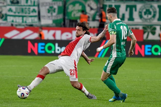 v. li. im Zweikampf Jose-Enrique Rios-Alonso (Essen 23) Branimir Hrgota (Fuerth 10) 22.05.2026 ¢ Fussball ¢ Rot-Weiss Essen vs SpVgg Greuther Fuerth ¢ Relegation, Stadion Essen, Essen, DFB DFL REGULATIONS PROHIBIT ANY USE OF PHOTOGRAPHS AS IMAGE SEQUENCES AND OR QUASI-VIDEO