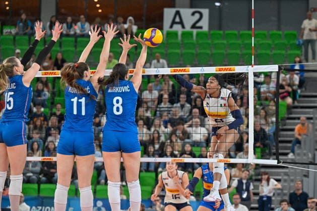 VOLLEYball - Friendly - AIA Aequilibrium Cup Women Elite - Italy vs. Serbia Photo by IPA ABACAPRESS.COM84980321 - Aleksandra Uzelac (Serbia) - Hena Kurtagic (Serbia) - Sladjana Mirkovic (Serbia) - Oghosasere Loveth Omoruyi (Italy) during AIA Aequilibrium Cup Women Elite - Italy vs Serbia, Volleyball Test Match in Genoa, Italy, May 22 2026 Genoa Italy  Copyright: xIPAxSport ABACAx