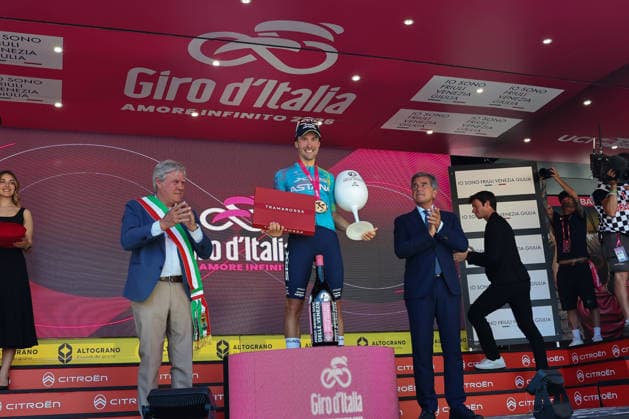 CYCLING - Giro d Italia - Stage 13 - Alessandria - Verbania Photo by IPA ABACAPRESS.COM84980315 - 222. BETTIOL Alberto ITA (XDS Astana Team) winner of the 13th stage of the 109th Giro d Italia 2026, Stage 13 from Alessandria to Verbania, on May 22, Verbania, Italy during Stage 13 - Alessandria - Verbania, Giro d Italia race in Verbania, Italy, May 22 2026 Verbania Italy  Copyright: xIPAxSport ABACAx