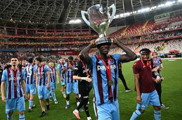 Trabzonspor v TUMOSAN Konyaspor - Turkish Cup Final ANTALYA, TURKIYE - MAY 22: Players of Trabzonspor celebrate victory with trophy after Turkish Cup final match between Trabzonspor and TUMOSAN Konyaspor at Corendon Airlines Park Antalya Stadium in Antalya, Turkiye on May 22, 2026. Hakan Nural Anadolu Antalya Turkey. Editorial use only. Please get in touch for any other usage.  Copyright: x2026xAnadoluxHakanxNuralx
