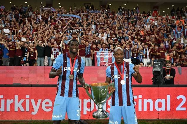 Trabzonspor v TUMOSAN Konyaspor - Turkish Cup Final ANTALYA, TURKIYE - MAY 22: Players of Trabzonspor celebrate victory with trophy after Turkish Cup final match between Trabzonspor and TUMOSAN Konyaspor at Corendon Airlines Park Antalya Stadium in Antalya, Turkiye on May 22, 2026. Hakan Nural Anadolu Antalya Turkey. Editorial use only. Please get in touch for any other usage.  Copyright: x2026xAnadoluxHakanxNuralx