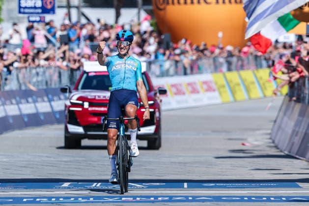 109th Giro d Italia 2026 - Stage 13 a 189km stage from Alessandria to Verbania - 22 05 2026 Alberto Bettiol of Italy (XDS Astana Team) celebrates at finish line as stage winner during the 109th Giro d Italia 2026, Stage 13 a 189km stage from Alessandria to Verbania UCIWT on May 22, 2026 in Verbania, Italy Copyright: xBEAUTIFULxSPORTS Carabellix