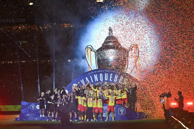 French Cup - RC Lens wins over OGC Nice FA RC Lens’ players celebrate their win over during OGC Nice after the French Cup final football match at the Stade de France in Paris on May 22, 2026. Photo by Firas Abdullah ABACAPRESS.COM Paris Ile-de-France France  Copyright: xAbdullahxFiras ABACAx