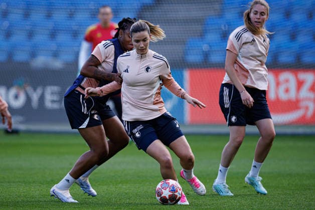 Damaris Egurrola seen during the OL Lyonnes Official Training Session before UEFA Womens Champions League 2026 final (Maciej Rogowski Ball Raw Images) Oslo Ullevaal Stadion Norway Copyright: xMaciejxRogowskix maciejrogowski_22_05_2026_lyoness-56