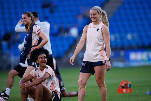 Lily Yohannes and Linsdey Heaps seen during the OL Lyonnes Official Training Session before UEFA Womens Champions League 2026 final (Maciej Rogowski Ball Raw Images) Oslo Ullevaal Stadion Norway Copyright: xMaciejxRogowskix maciejrogowski_22_05_2026_lyoness-99