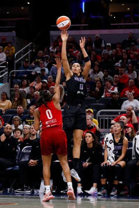 INDIANAPOLIS, IN - MAY 22: Golden State Valkyries forward Janelle Salaun (13) fires up her three point attempt in the second half of play during a WNBA, Basketball Damen, USA game between the Golden State Valkyries and the Indiana Fever on May 22, 2026 at Gainbridge Fieldhouse in Indianapolis, IN. (Photo by Jeffrey Brown Icon Sportswire) WNBA: MAY 22 Golden State Valkyries at Indiana Fever EDITORIAL USE ONLY Icon052226018