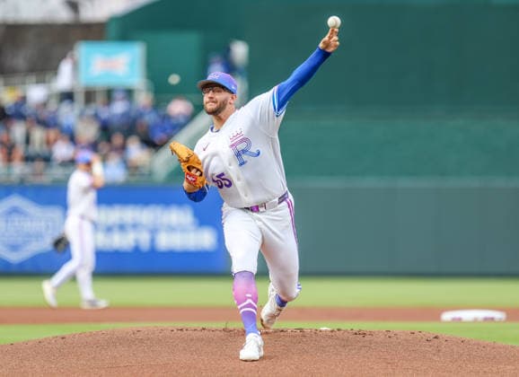 MLB, Baseball Herren, USA 2026: Mariners Vs Royals May 22 MAY 22, 2026: Kansas City Royals starting pitcher Noah Cameron (65) warms up before the game against the Seattle Mariners at Kauffman Stadium in Kansas City, MO. Roman Puno CSM (Credit Image: Â Roman Puno Cal Media) Kansas City Missouri United States EDITORIAL USE ONLY Copyright: xx ZUMA-20260522_zma_c04_062.jpg RomanxPunox csmphotothree491406