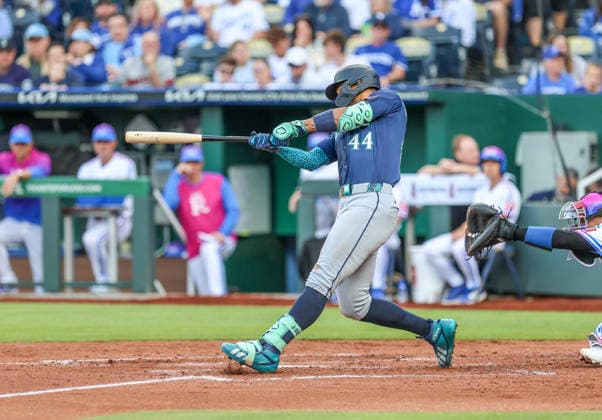 MLB, Baseball Herren, USA 2026: Mariners Vs Royals May 22 MAY 22, 2026: Seattle Mariners center fielder Julio RodroÂ­guez (44) hits a single in the 3rd inning against the Kansas City Royals at Kauffman Stadium in Kansas City, MO. Roman Puno CSM (Credit Image: Â Roman Puno Cal Media) Kansas City Missouri United States EDITORIAL USE ONLY Copyright: xx ZUMA-20260522_zma_c04_061.jpg RomanxPunox csmphotothree491407
