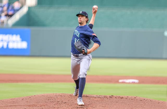 MLB, Baseball Herren, USA 2026: Mariners Vs Royals May 22 MAY 22, 2026: Seattle Mariners starting pitcher Logan Gilbert (36) warms up before the game against the Kansas City Royals at Kauffman Stadium in Kansas City, MO. Roman Puno CSM (Credit Image: Â Roman Puno Cal Media) Kansas City Missouri United States EDITORIAL USE ONLY Copyright: xx ZUMA-20260522_zma_c04_054.jpg RomanxPunox csmphotothree491391