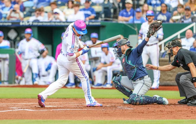 MLB, Baseball Herren, USA 2026: Mariners Vs Royals May 22 MAY 22, 2026: Kansas City Royals shortstop Bobby Witt Jr. (7) reacts after a pitch against the Seattle Mariners at Kauffman Stadium in Kansas City, MO. Roman Puno CSM (Credit Image: Â Roman Puno Cal Media) Kansas City Missouri United States EDITORIAL USE ONLY Copyright: xx ZUMA-20260522_zma_c04_050.jpg RomanxPunox csmphotothree491395