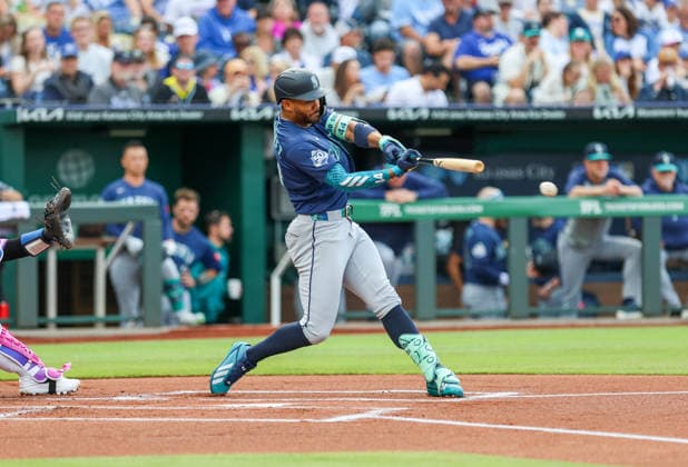 MAY 22, 2026: Seattle Mariners center fielder Julio RodroÂ­guez (44) hits a doubles in the 1st inning against the Kansas City Royals at Kauffman Stadium in Kansas City, MO. CSM MLB, Baseball Herren, USA 2026: Mariners Vs Royals May 22  - ZUMAc04_ 20260522_zma_c04_048 Copyright: xRomanxPunox