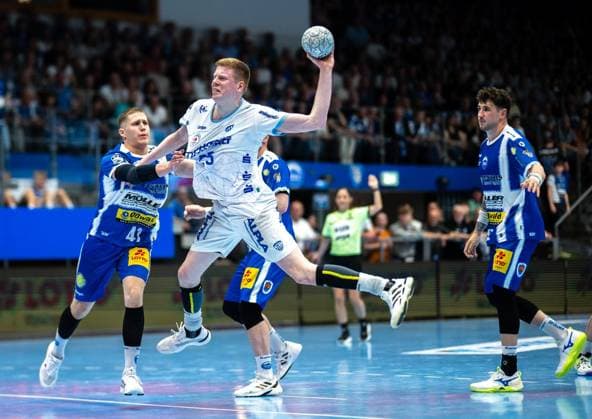 DAIKIN HBL HANDBALL HERREN 1. BL 32. SPIELTAG THSV EISENACH - TBV LEMGO LIPPE ** NUR FÜR REDAKTIONELLE ZWECKE ** EDITORIAL USE ONLY **<p>22 05 2026-Eisenach: DAIKIN HBL Handball 1. Bundesliga Herren Saison 2025 - 2026 32. Spieltag Werner Assmann Halle ThSV Eisenach - TBV Lemgo Lippe im Foto: Niels Gerardus Versteijnen 25 (TBV Lemgo Lippe) im Zweikampf mit VukaÅ¡in Antonijevic 41 (ThSV Eisenach) ( Deutschland Thüringen Eisenach Copyright: SaschaxFromm