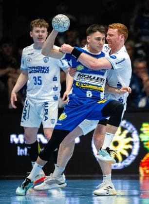 DAIKIN HBL HANDBALL HERREN 1. BL 32. SPIELTAG THSV EISENACH - TBV LEMGO LIPPE ** NUR FÜR REDAKTIONELLE ZWECKE ** EDITORIAL USE ONLY **<p>22 05 2026-Eisenach: DAIKIN HBL Handball 1. Bundesliga Herren Saison 2025 - 2026 32. Spieltag Werner Assmann Halle ThSV Eisenach - TBV Lemgo Lippe im Foto: Aleksandar Capric 6 (ThSV Eisenach) im Zweikampf mit Nicolai Theilinger 3 (TBV Lemgo Lippe) ( Deutschland Thüringen Eisenach Copyright: SaschaxFromm