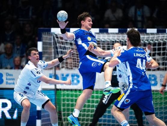 DAIKIN HBL HANDBALL HERREN 1. BL 32. SPIELTAG THSV EISENACH - TBV LEMGO LIPPE ** NUR FÜR REDAKTIONELLE ZWECKE ** EDITORIAL USE ONLY **<p>22 05 2026-Eisenach: DAIKIN HBL Handball 1. Bundesliga Herren Saison 2025 - 2026 32. Spieltag Werner Assmann Halle ThSV Eisenach - TBV Lemgo Lippe im Foto: Felix Aellen 22 (ThSV Eisenach), Frederik Simak 8 (TBV Lemgo Lippe) ( Deutschland Thüringen Eisenach Copyright: SaschaxFromm