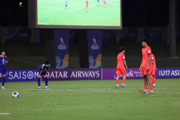 (260523) -- JEDDAH, May 23, 2026 -- China s Zhao Songyuan (1st R) prepares to take the penalty kick during the final between China and Japan at the 2026 AFC U17, U 17 Asian Cup in Jeddah, Saudi Arabia, May 22, 2026. ) (SP)SAUDI ARABIA-JEDDAH-FOOTBALL-AFC U17 ASIAN CUP 2026-CHINA VS JAPAN WangxHaizhou 