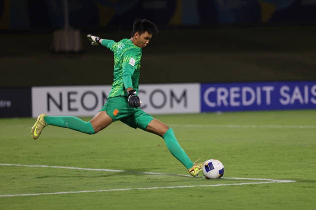 (260523) -- JEDDAH, May 23, 2026 -- China s goalkeeper Qin Ziniu competes during the final between China and Japan at the 2026 AFC U17, U 17 Asian Cup in Jeddah, Saudi Arabia, May 22, 2026. ) (SP)SAUDI ARABIA-JEDDAH-FOOTBALL-AFC U17 ASIAN CUP 2026-CHINA VS JAPAN WangxHaizhou 